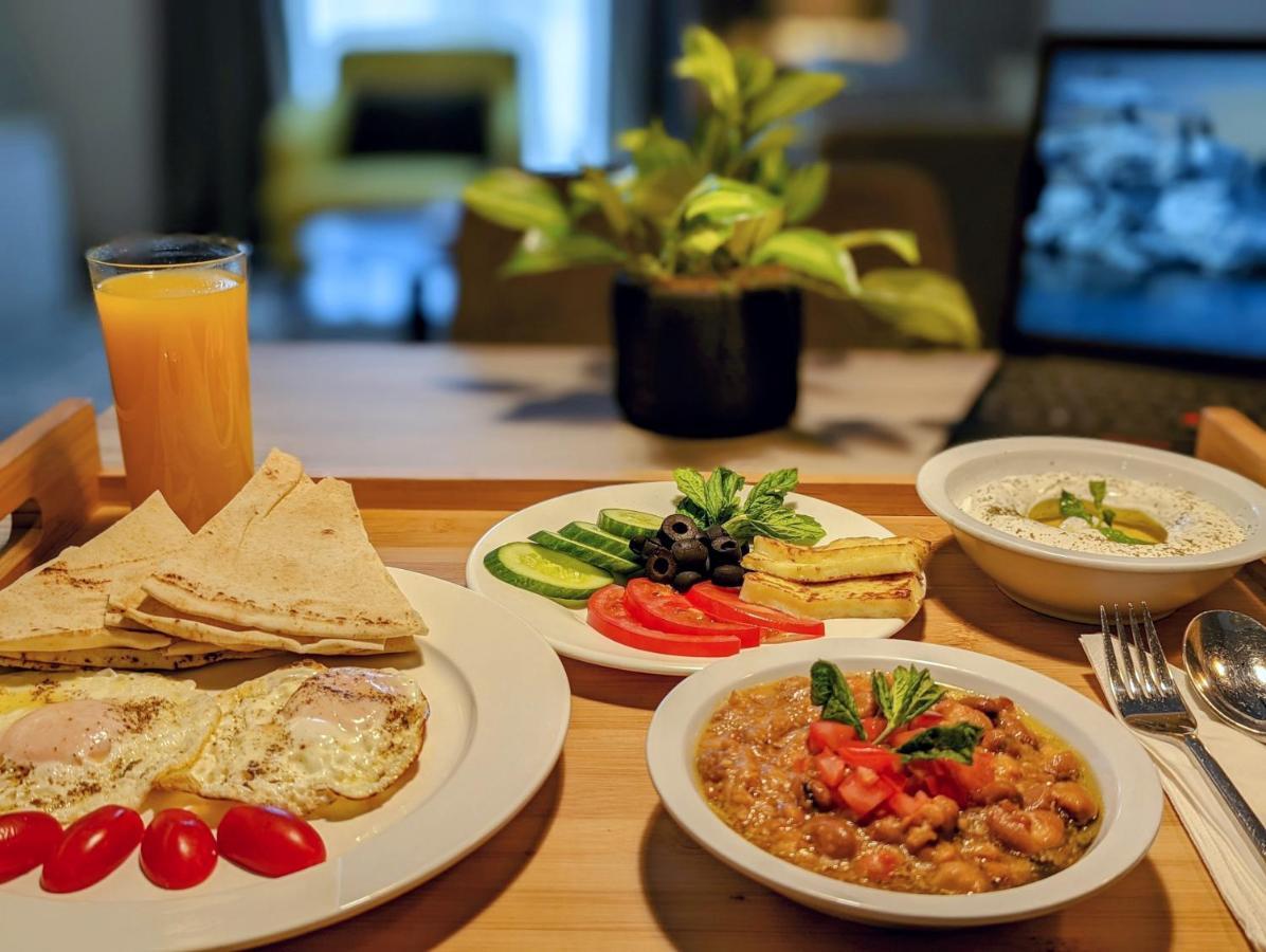 Апарт готель Citadines Абха Екстер'єр фото Israeli breakfast