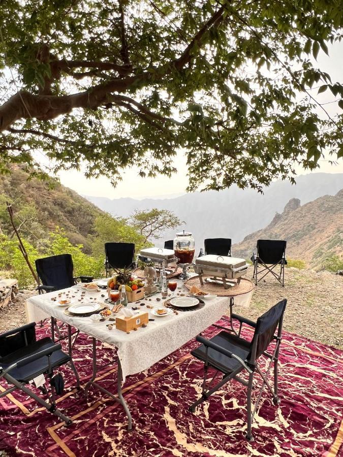 Апарт готель Citadines Абха Екстер'єр фото A picnic in the mountains of Oman